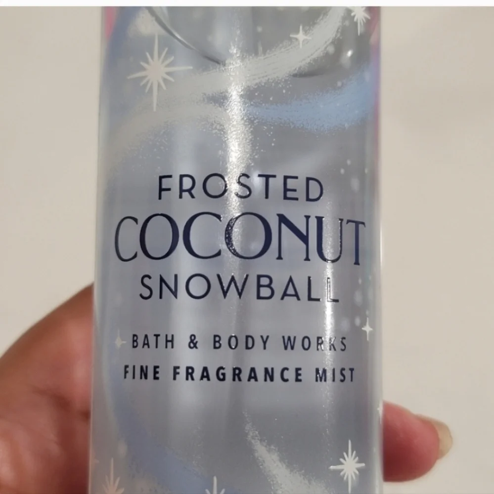 BATH AND BODY WORKS Frosted Coconut Snowball Bundle